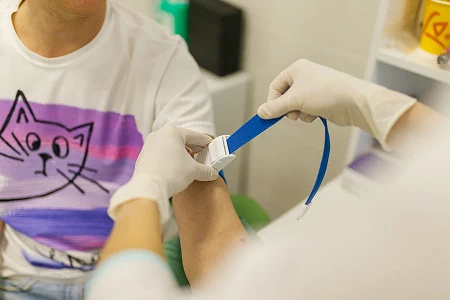 Постановка капельницы с Цераксоном для пациентов